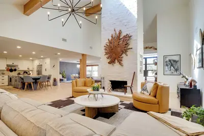 Image de Pool, Patio & Privacy! Home Near Georgetown Square