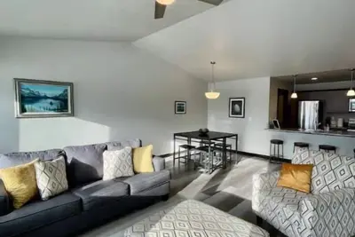 Image de Townhome between 2 Ski Resorts!