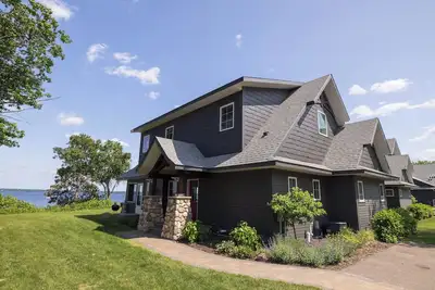 Image de 5 Bedroom Lake House w/Loft on Beautiful Gull Lake 4-Season Fun Abounds!