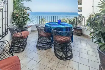 Image de Ocean view 2Br Condo-Balcony-Beach-Pool - 805