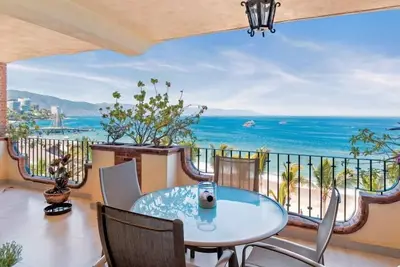 Image de Ocean View 2Br Condo-Balcony-Beach-Pool - 603
