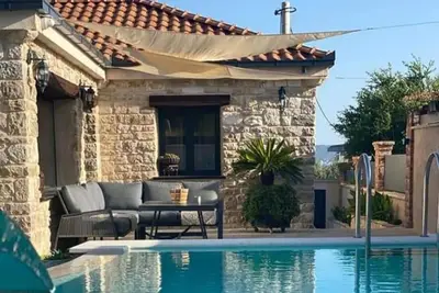 Image de Superbe maison à Kastel Stari avec WiFi
