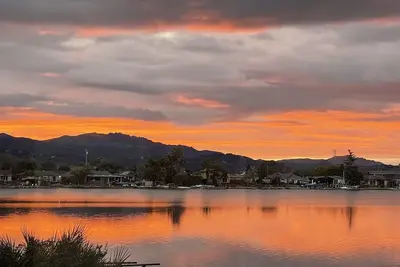 Image de Watch The Setting Sun &<br>The Marin Mountains Or Kayak The <br>Lagoon from the dock