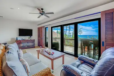 Image de Oceanfront condo with balcony, W/D, wet bar, & pool access - gorgeous views