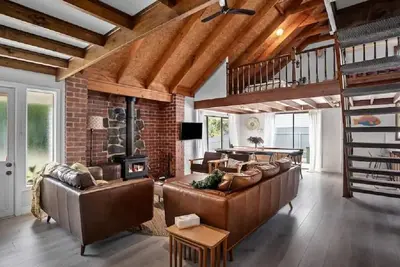 Image de Encounters Cabin (pet friendly)
