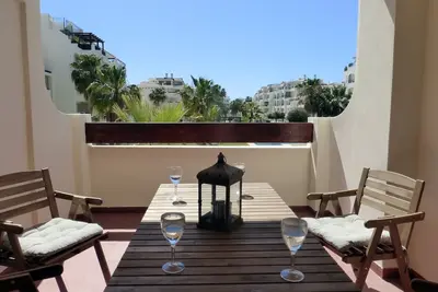 Image de Bel appartement de 2 chambres et 2 salles de bains avec piscine