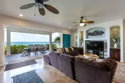 Image de White Hibiscus B -home on Laie Point, Beach access
