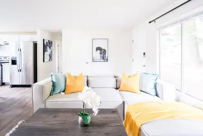 Image de Beautiful Light-filled Farmhouse w\/ swing & slide