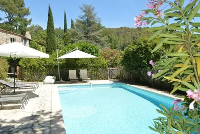 Image de Belle maison de vacances avec jardin