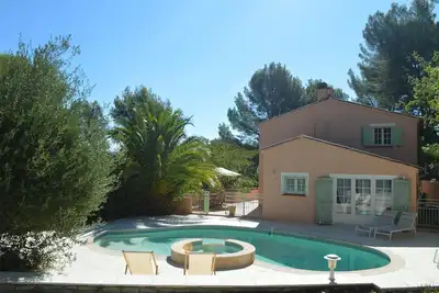 Image de Maison de vacances avec grand jardin et piscine