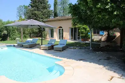 Image de Maison de vacances avec piscine Ă Callian