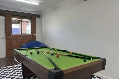 Image de Coastal 5br pet-friendly home w/ pool table, large garden