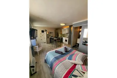 Image de charmant studio en plein cœur du centre historique