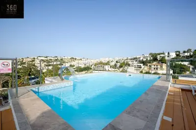 Image de Villa Gem with in/Outdoor Pool & Spa + Billiard