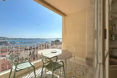 Image de Cannes : baie de Cannes superbe appartement 2 chbres, avec terrasse vue mer