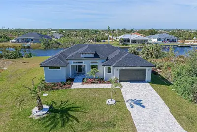 Image de Azure Paradise | Canal View | Dock | 2 Masters | Spa