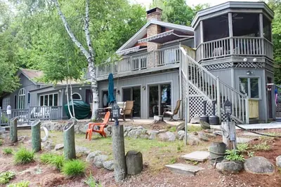 Image de Winnipesaukee Waterfront Home sleeping 12 dock and sandy beach