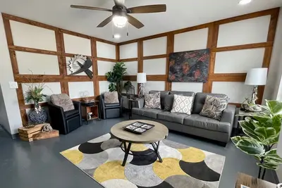 Image de Take a trip to the Industrial Age in this centrally-located townhome.