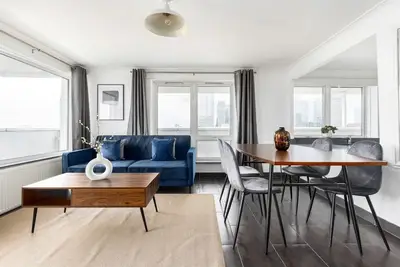 2 Bed Apartment in Canary Wharf