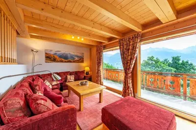 Image de Chalet, sauna, terrasse, balcon, parking, télévision, casier à ski, 188m², Thyon