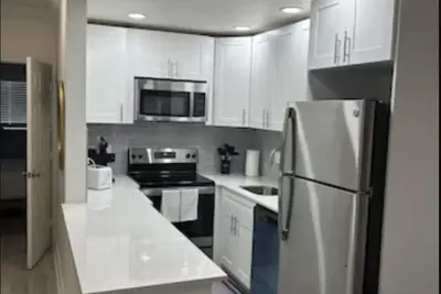 Image de Stylish Updated 1\/1 on the Intracoastal in Boca Raton