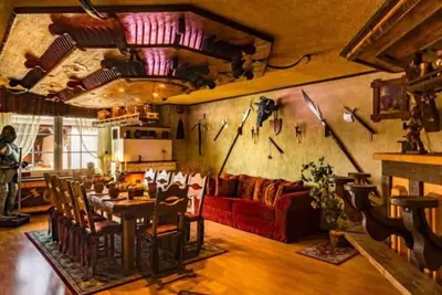 Image de New! Knights' hostel to the falcon
