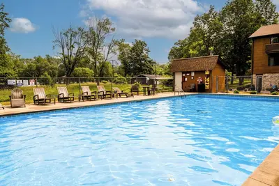 Image de Spacious Modern Lake Michigan Condo – Fun Retreat for All Seasons!