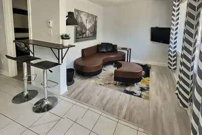 Image de 1-Bedroom apt only 5 min from Downtown Ottawa