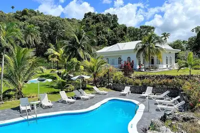 Image de Take a boat ride or swim in the beautiful Somerset Falls! Free Parking & BFast!