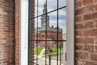 Image de Dolly's Loft downtown Sevierville.