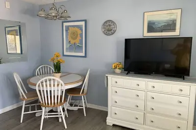 Image de Coastal & Cozy Condo, with Pool next to Boardwalk & Beach.