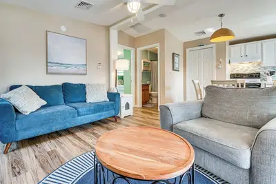 Image de Charming Coastal Cottage w/ Pool Access!