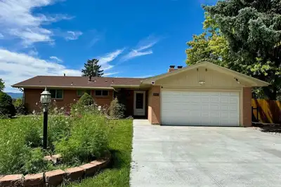 Image de Spectacular Mountain View in South Denver!