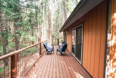 Image de Mountain modern cabin close to Apple Hill wineries and Sly Park Recreation area.