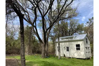 Image de Cabin Retreat Located Near Glen rose Texas.