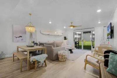 Image de Newly renovated Nsb first floor condo, direct oceanfront, non-driving beach