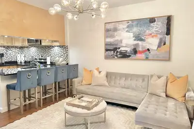 Image de Beautiful New 4Bedroom 2bath Nyc Castle - 1 block from Subway - Hudson Yards