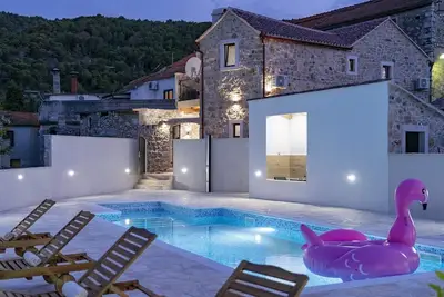 Image de Maison pour la famille avec la piscine Dol, Hvar (K-20338)