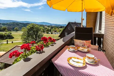 Image de Appartement \"Möst\" avec vue sur les montagnes, jardin partagé et Wi-Fi