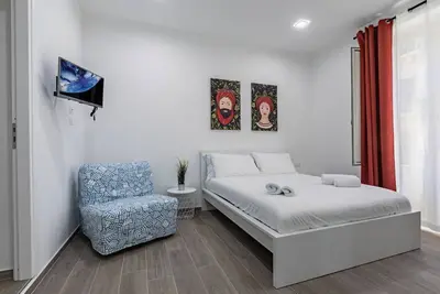 La Casa di Martina - Central Flat with Balcony