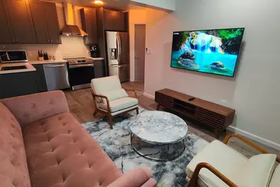 Image de Beautiful Contemporary Home in Pinole Hills