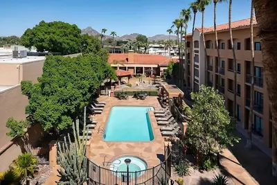 Image de Dive Into Your Dream Vacation! w/ Outdoor Pool, Pet-Friendly, Near Zen Garden