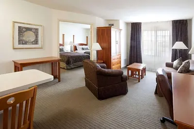 Image de Six Flags Fun! Spacious Unit with Full Kitchen! Outdoor Pool Open Year-Round!
