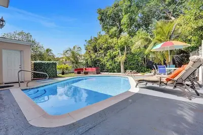 Image de New Heated Pool, 10min to Beach, Bbq, Board games
