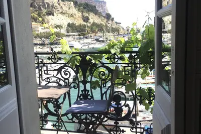Image de Mistral, Suite de charme en duplex, vue sur le port de Cassis