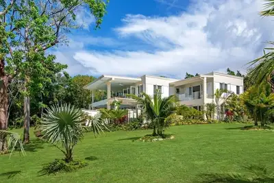 Image de BougainVilla 6br, Montego Bay, Half Moon + Golf membership, fully staffed, modern!