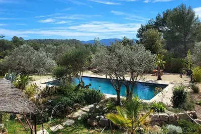 Image de Joli Loft Indépendant de 38m2, Avec Piscine Dans le Var