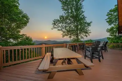 Image de Ski In\/Out @ Hatley Pointe ~Views~HotTub ~Fire Pit