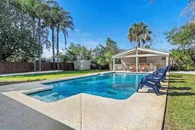 Image de Heated Pool w Tiki Bar, Game Room, 3 Blks to Beach