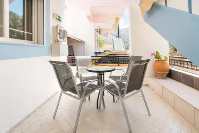 Image de Maison de vacances 'Olympus Tilos Apt Double A2' avec vue sur la montagne, Wi-Fi et climatisation